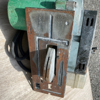 日立電動丸のこ　刃はブロック、石工ボードの刃が付いてます。