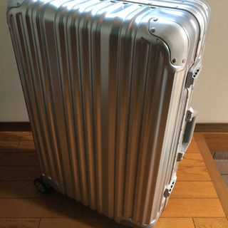 スーツケース　シルバー