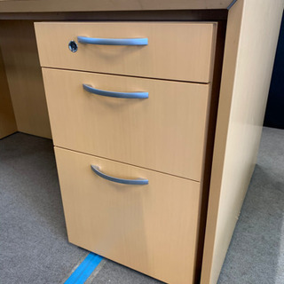 オカムラ　定価６０万　役員用両袖机　特大ですが解体可能