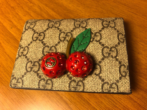 GUCCI グッチ チェリー折財布
