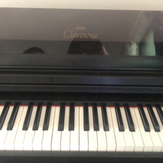 【お引き取り限定】ヤマハ電子ピアノCLP-560 椅子付き YAMAHA CLP-560(椅子付き)