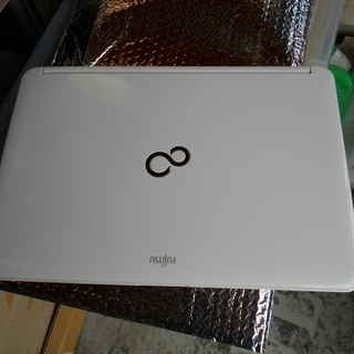 人気のアーバンホワイト Fujitsu lifebook AH54/H Core i5 人気のアーバンホワイト Fujitsu lifebook AH54/H Core i5