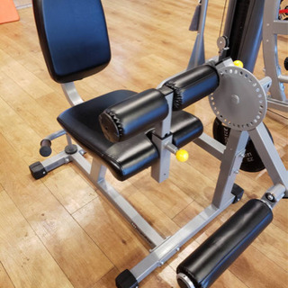 レッグエクステンション　筋トレ　トレーニング