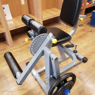 レッグエクステンション　筋トレ　トレーニング