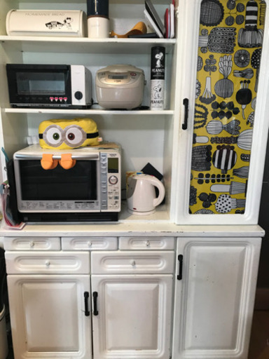 アンティーク食器棚キッチンボードかわいい Marimekko柄の扉布つき だいふく 青木の家具の中古あげます 譲ります ジモティーで不用品の処分 アンティーク食器棚キッチンボードかわいい Marimekko柄の扉布つき だいふく 青木の家具の中古あげます 譲ります ジモティーで不用品の処分