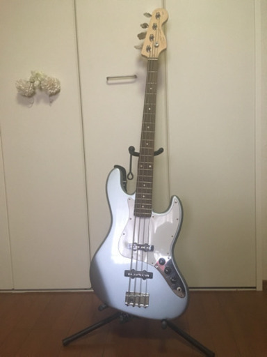 【取引完了】Fender 美品 ベース お譲りします！