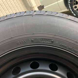 ★新品のタイヤ★新車外し、ホイールキャップ付き