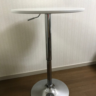 【取引中】直径60cm 丸テーブル　ホワイト　昇降式　高さ70〜...