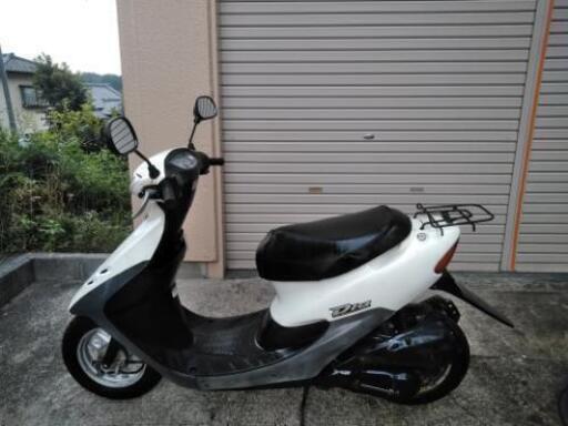 バッテリー、前タイヤ新品　ホンダ　ライブディオ　　人気の白