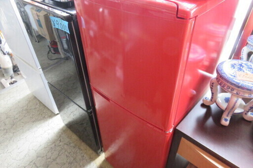 冷蔵庫　赤　13年式　137l