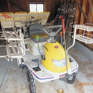 田植え機　Ｆ100