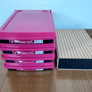 取引待ち～シークレスボックス(A4)×４、木のボックス(A4)×１