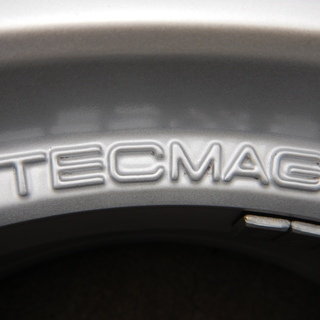 美品♪　ＴＥＣＭＡＧ　１５インチ　スタッドレス　スマートフォーフォー専用 美品♪ TECMAG 15インチ スタッドレス スマートフォーフォー