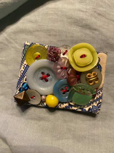 昭和レトロボタン手作りブローチいってんもの エイミー 諫早のアクセサリー ピンブローチ の中古 古着あげます 譲ります ジモティーで不用品の処分