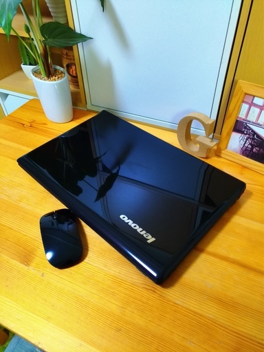 Corei5メモリ8Gで超高性能♪　美品な方☆　上質なシャイニーブラックでかっこいい★　大容量320G！　　最新Windows10　64Bit☆　　テンキー＆Webカメラ内蔵　　15.6インチ大画面　マウス付き 　ノートパソコン　無線LAN　Wi-Fi対応 　DVDドライブ