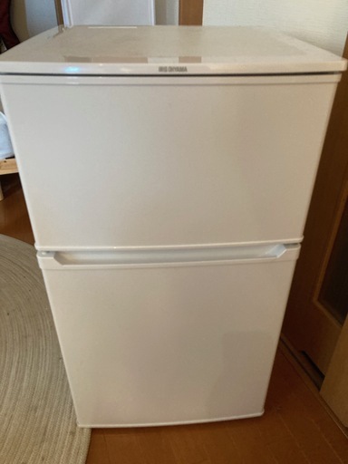 【中古】アイリスオーヤマ 冷蔵庫 90L 2ドア 右開き 温度調節6段階 省エネ ホワイト IRR-A09TW-W