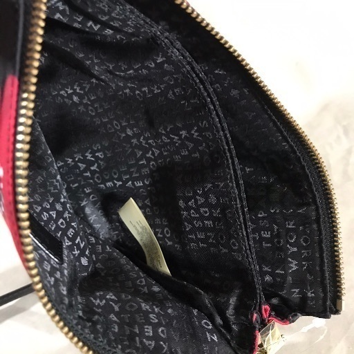 ケイトスペード 黒ナイロン フラワー クロスボディショルダーバッグ  WKRU5370 ケイトスペード 黒ナイロン フラワー クロスボディショルダーバッグ