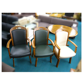 〇 札幌 展示品【浜本工芸 ナラ材 ダイニング4点セット】DT-1700 DA-1800R ダークオーク色 回転イス付き 3人掛けダイニングセット 本郷通店