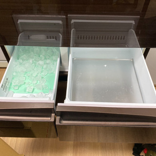 東芝 冷蔵庫GR-J560FV(ZM) 551L