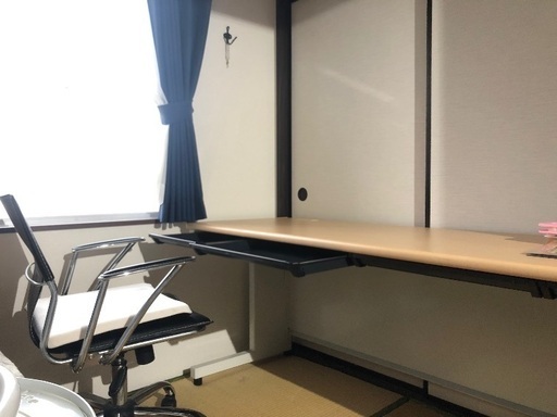 コンピューターテーブル