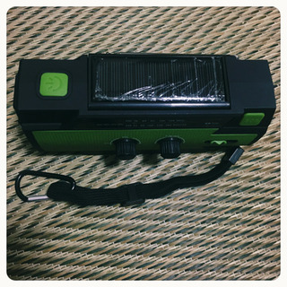 ご購入者様決定[未使用]多機能 防災ラジオ 緑色 シンプル使い易い 災害 避難先 防災グッズ スマホ充電