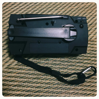 ご購入者様決定[未使用]多機能 防災ラジオ 緑色 シンプル使い易い 災害 避難先 防災グッズ スマホ充電