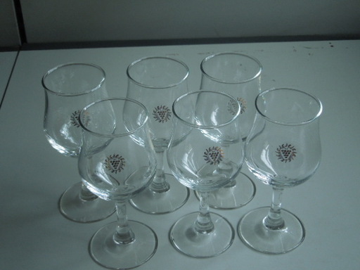 チューリップ型のワイングラス 6つセット うめ吉 新宿の食器 コップ グラス の中古あげます 譲ります ジモティーで不用品の処分