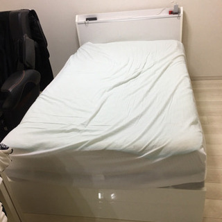 ニトリ ベッド セミダブル ホワイト フレームのみ