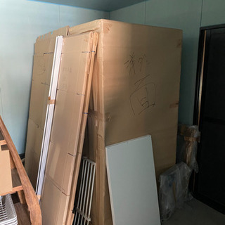 ほぼ新品です。20万円位したクローゼットです。