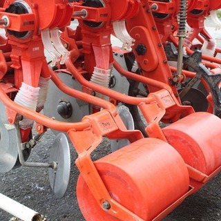 SOLD OUT】サン機工 施肥播種機 さばける号 麦 キャスター付【農機具で