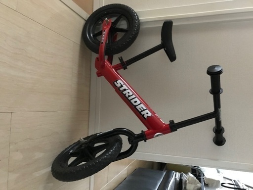 三輪車 【使用回数4,5回】ストライダー•赤（正規品）