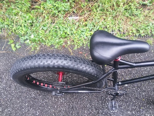 ファットバイク 後輪26x4.0タイヤ 前輪29インチ 変速7段 状態はそこそこ。