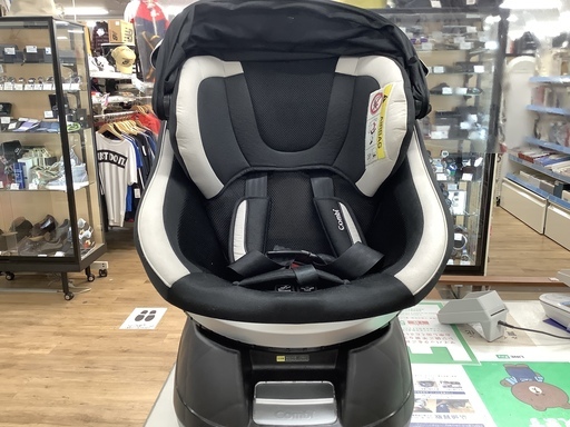 取りに来ていただける方限定！Combi(コンビ)のチャイルドシート ネルームです！