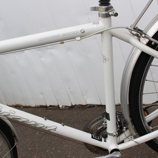 苫小牧～ GIANT（ジャイアント) CROSS 2000 自転車 クロスバイク シティーサイクル カゴ付き 白 ホワイト