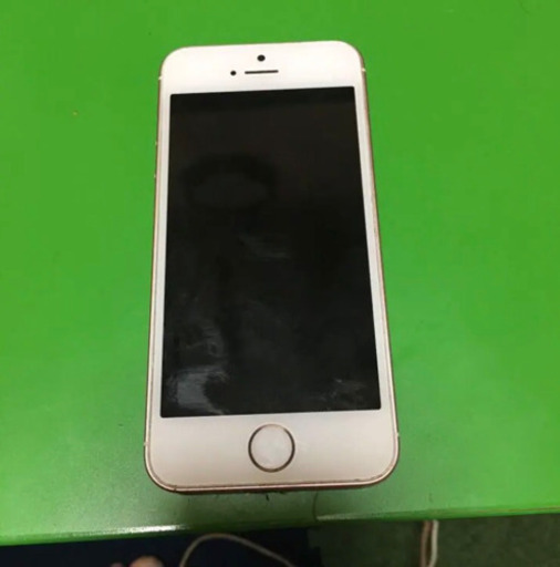 値下げ！iPhoneSE 64G、ご連絡頂いた方認証に時間がかかっております、しばらくお待ち下さい