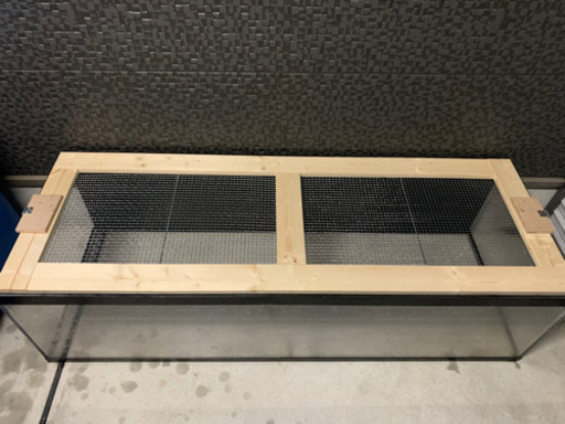 【中古】蓋付き(鍵つき)大型水槽