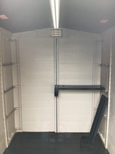 オシャレな物置 約1坪 KETER Gemini 6x6 大型樹脂製！