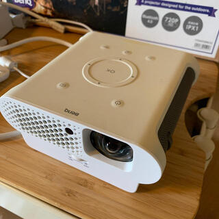 benq gs1 モバイルプロジェクター 単焦点 300ルーメン 720p