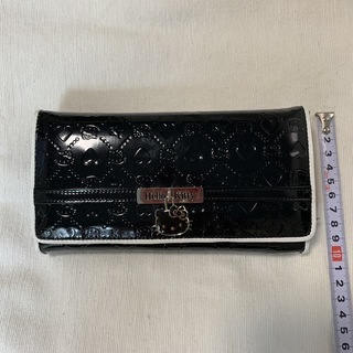 【ハローキティ】黒の長財布（未使用品）