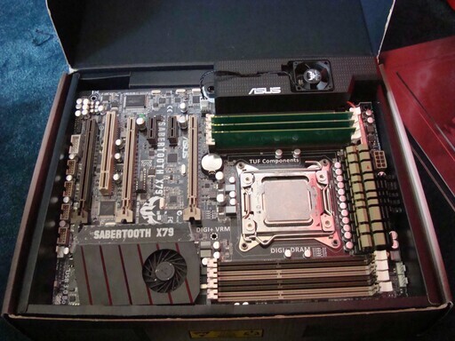商談中　ジャンク　core i7 3960x +マザーボード+簡易水冷CPUファン