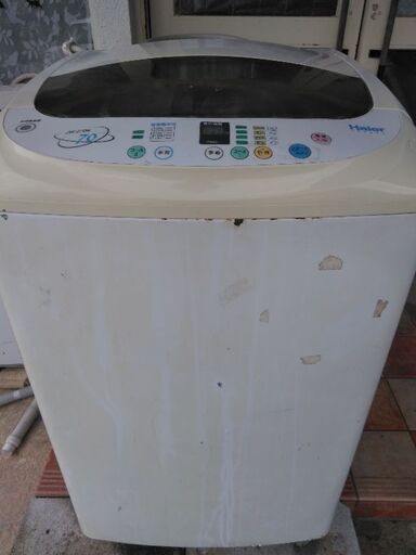 ハイアール洗濯機7 kg 2004年製　別館倉庫場所浦添市安波茶2－8－6においてあります