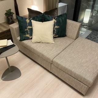 ～【入荷連絡】～ マンションモデルルームより 家具・照明など 「ソファ・テーブル・チェア・ラグ・シーリング・シャンデリア」 