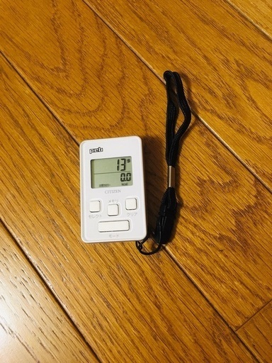 【美品】citizen デジタル歩数計　peb　ホワイト