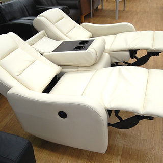 美品 3人掛け 電動 リクライニング ソファ 幅172 USBポート付き ☆ PayPay(ペイペイ)決済可能 ☆ 札幌市 清田区 平岡