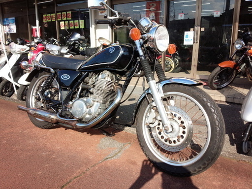 NO.3355　ＳＲ４００　空冷4サイクル単気筒エンジン　ディスクブレーキ　ショートサス　ブラック　☆彡