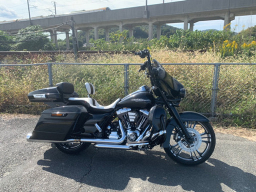 ラペラ社製 ハーレー用シート Le Pera バイクシート 黒 ハーレー