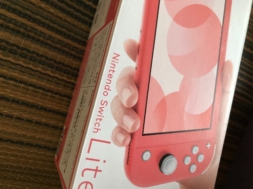 任天堂スイッチライト　コーラル