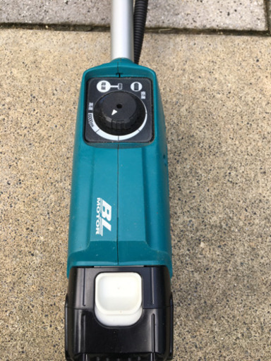 充電式草刈機 MUR142UD/株式会社マキタ 【公式通販】