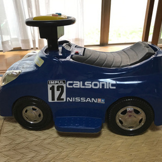 子供用自動車玩具　NISSAN