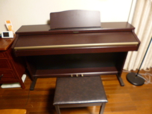 ROLAND HP-2 中古　椅子付き　２００３年製